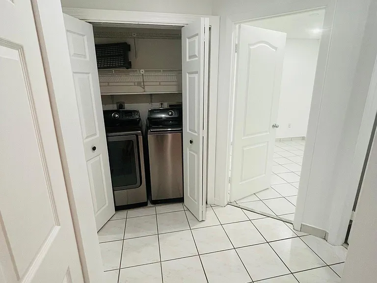 2233 W 74th Ter — Photo 31