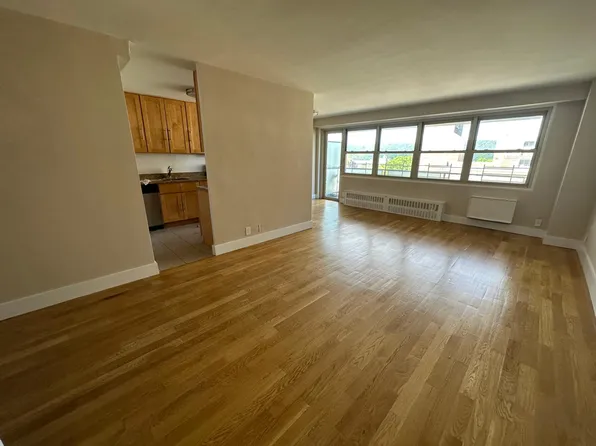 (undisclosed Address), Yonkers, NY 10701