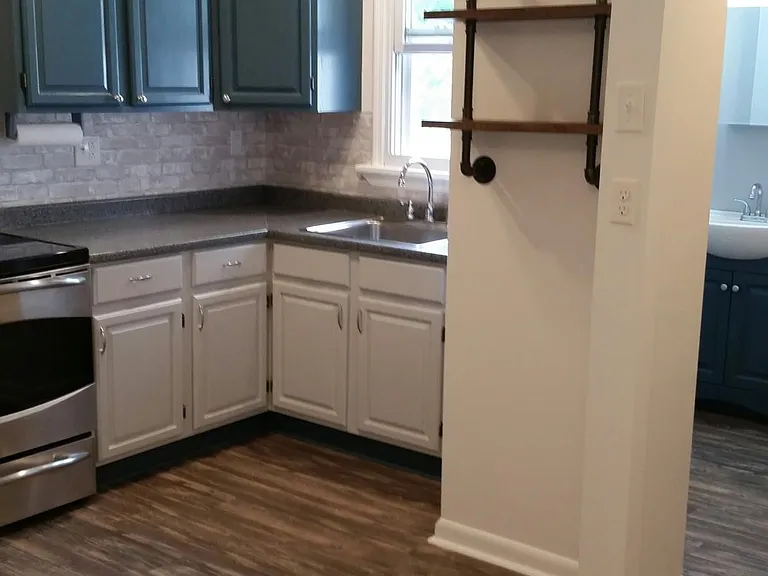 536 Turnpike St — Photo 1