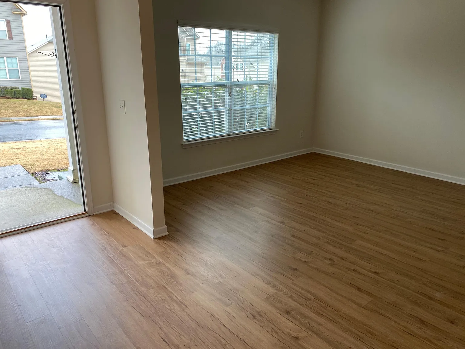 4405 Roseman Trl — Photo 4