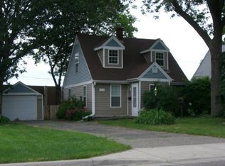 1779 Walnut St, Lauderdale, MN 55113