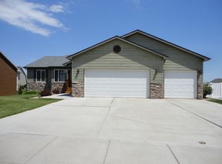 6900 Porthcawl Ct, Rapid City, SD 57702