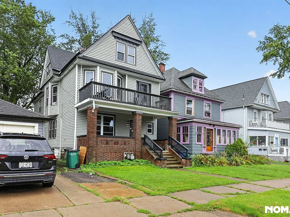 85 Como Ave #1
