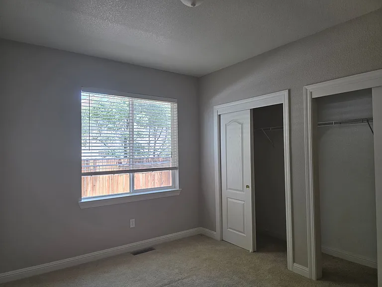 1458 Cardiff Dr — Photo 15