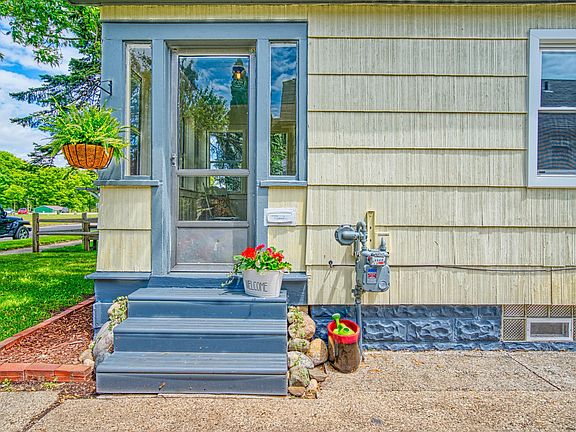 5th image of 1262 Marquette St SW