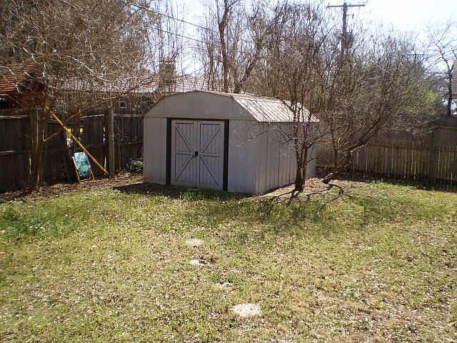 1st image of 2221 Park Springs Ct