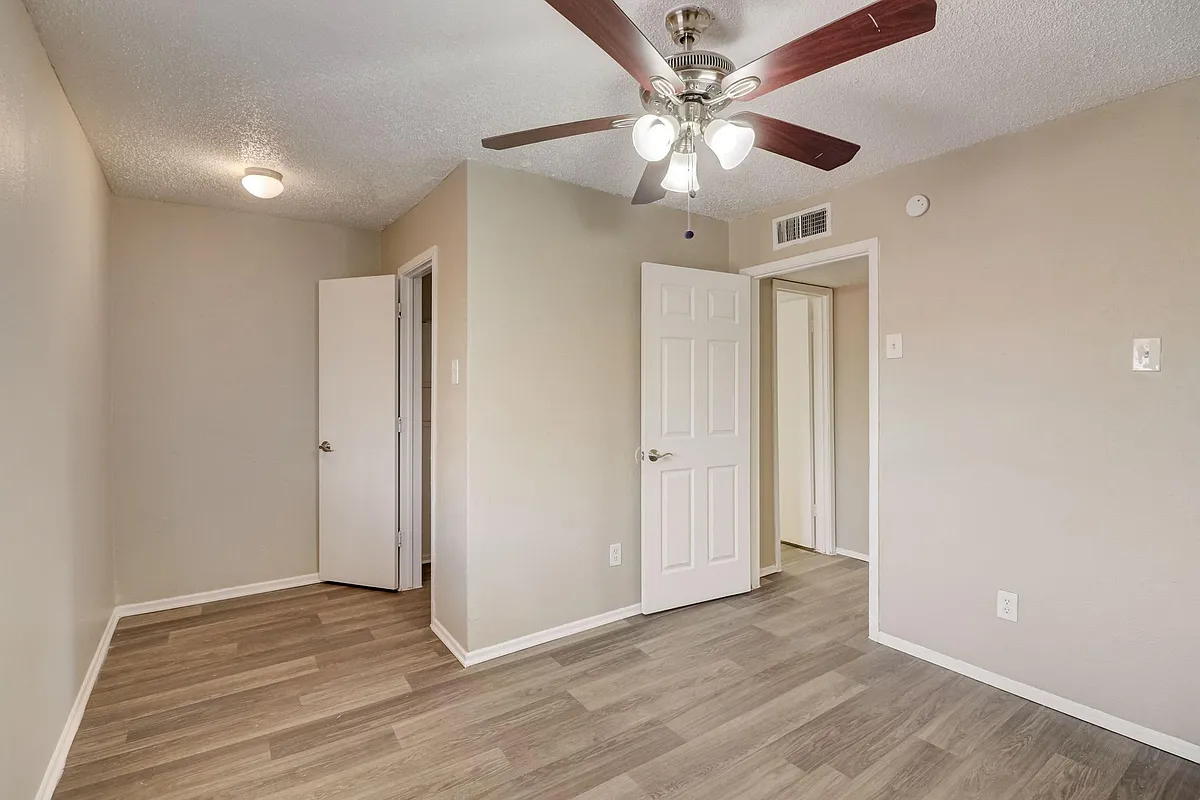 Building Photo - Polk Villas
