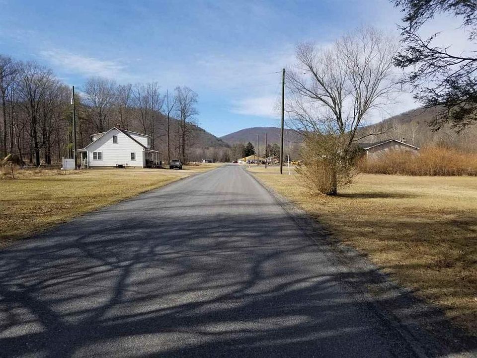 2nd image of 160 N River Rd