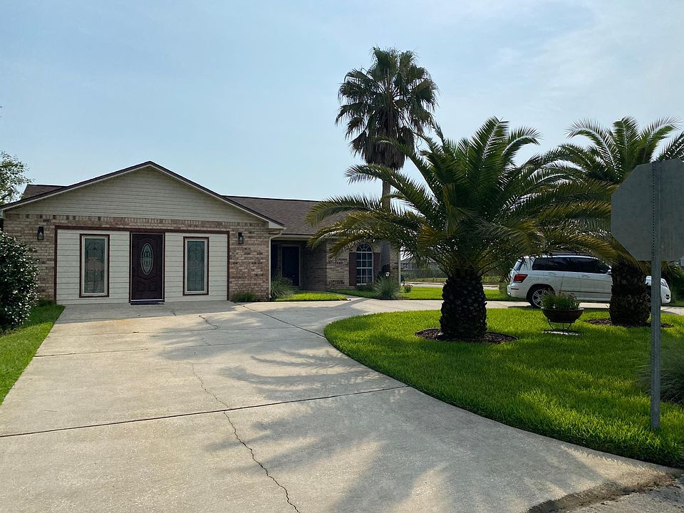 1st image of 3244 Spanish Cove Dr N
