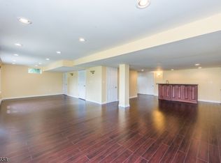 38 Vanderveer Dr, Basking Ridge, NJ 07920