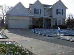 8411 Misty Ct, Grand Blanc, MI 48439