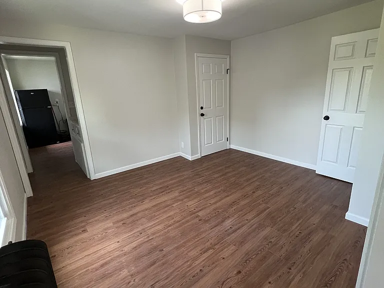 11 Dellinger Ave #3 — Photo 2