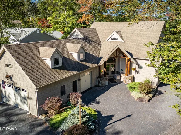 388 N Arrow Dr, Pocono Lake, PA 18347