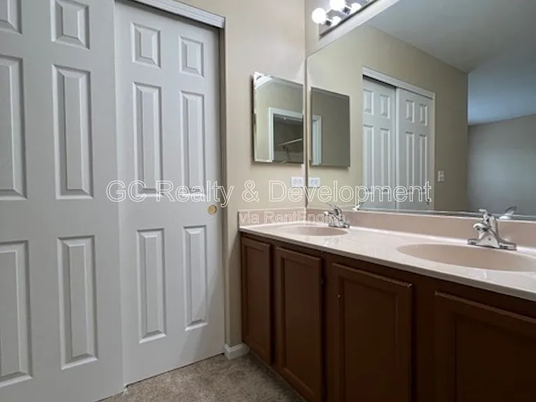 339 S Lancelot Ln — Photo 21