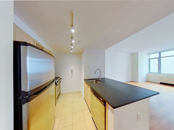 5th image of 88 Leonard St APT 1907
