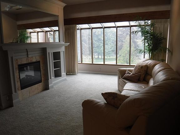 2nd image of 115 Rogue River Hwy APT 306