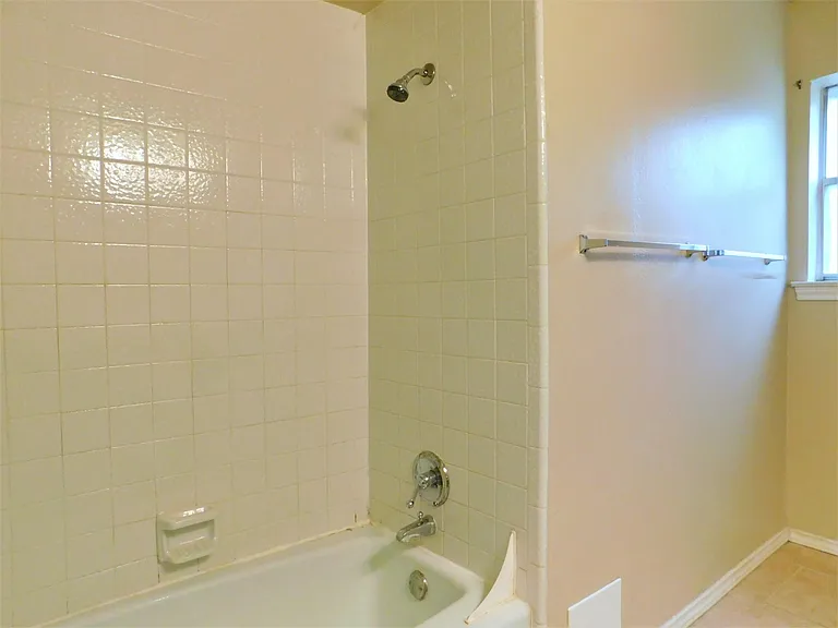 1706 Wisteria St — Photo 22