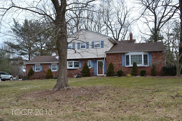 2nd image of 239 Tanglewood Ct