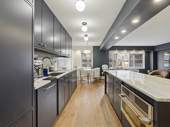 100 West 57th Street image 3 of 13