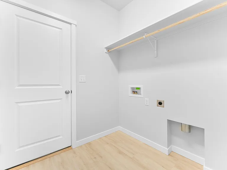 510 Waverly Ave — Photo 24