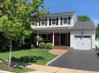 12 Evon Dr, Syosset, NY 11791