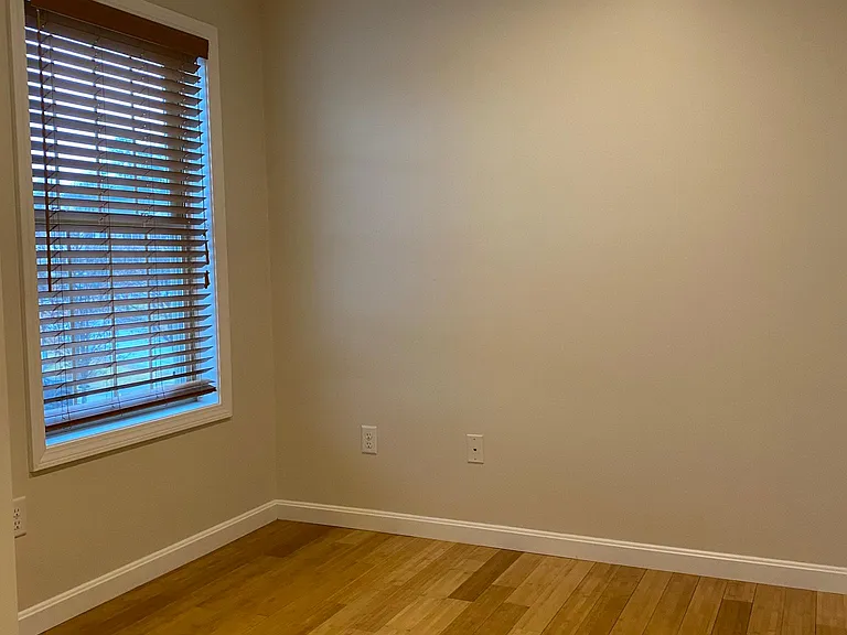 821 Court St — Photo 5