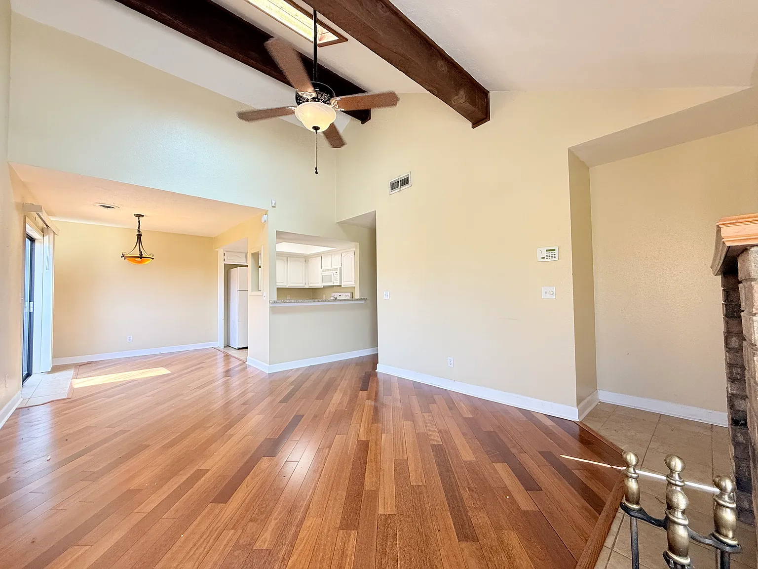 2 bed, 1046 sqft, $1,250 — Photo 4