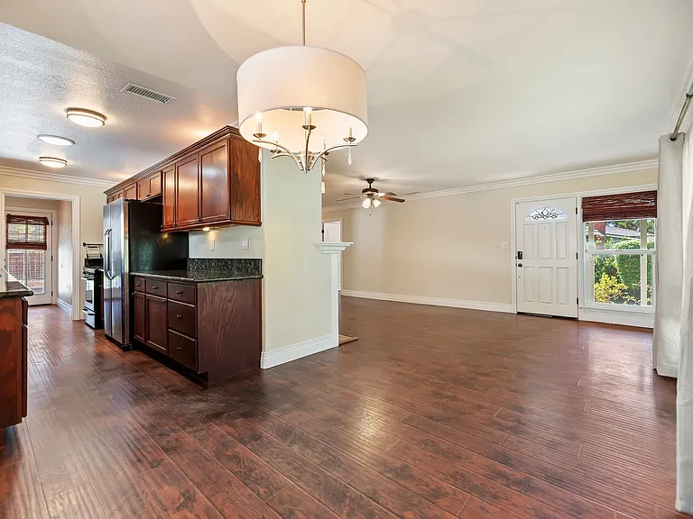 4570 Emerson St — Photo 17