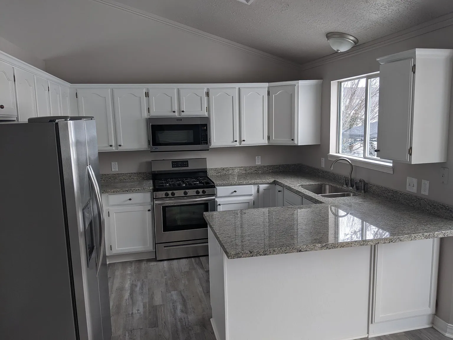 4 bed, 2.5 bath, 2386 sqft, $3,150 — Photo 1