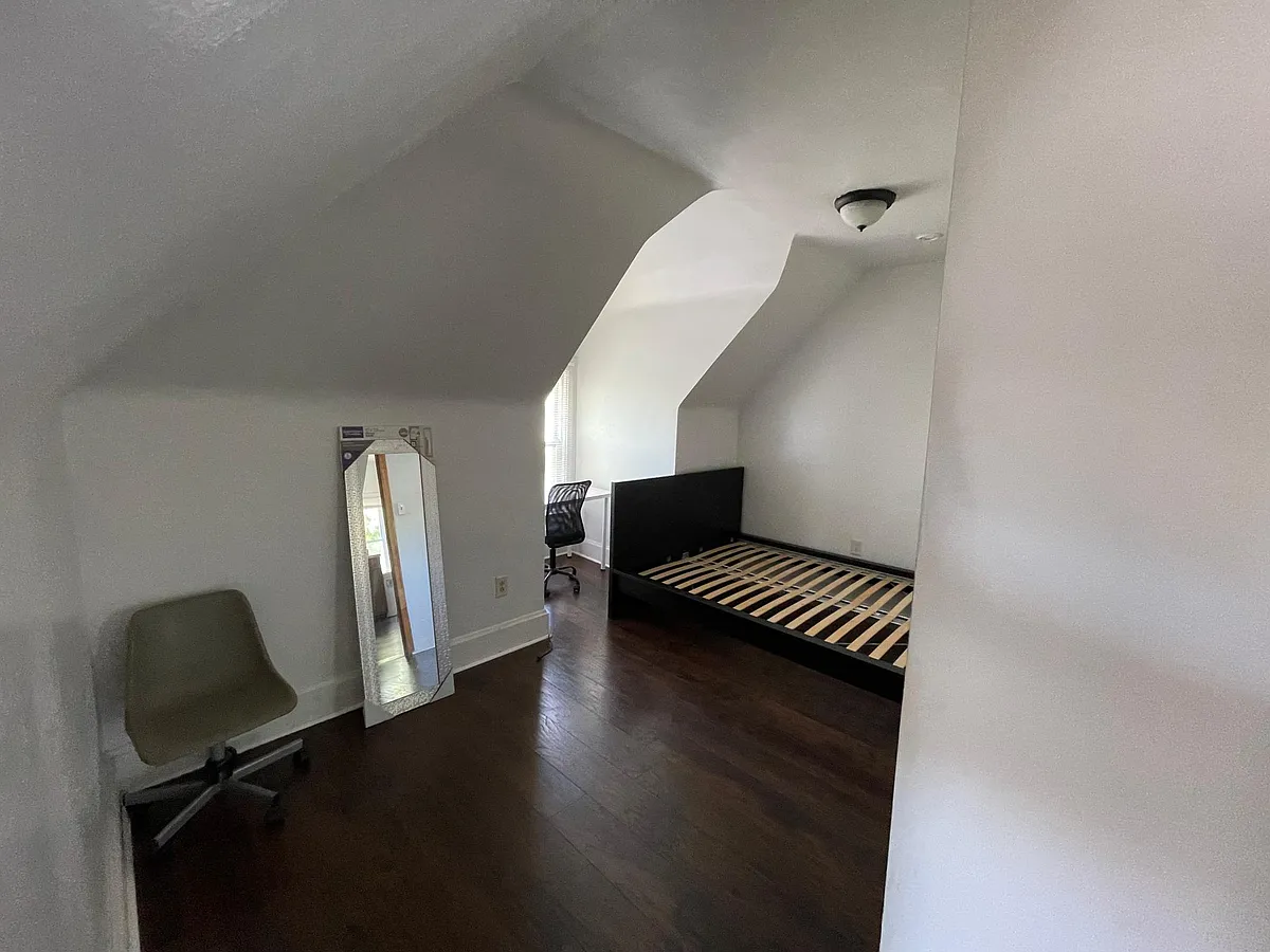 Building Photo - 6360 Morrowfield Ave #3