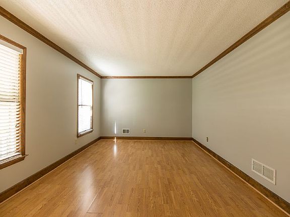 4th image of 4025 W Cooper Lake Dr SE