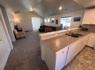 458 NW 30th St, Redmond, OR 97756