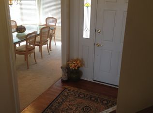 33023 N Stone Manor Dr, Grayslake, IL 60030