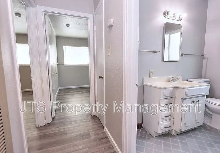 4439 V St #1 — Photo 38