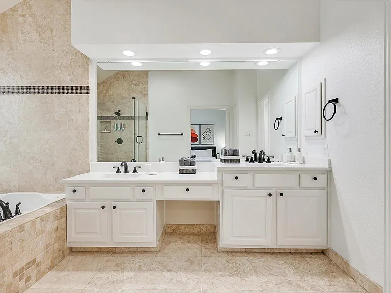 4205 Vista Creek Dr — Photo 23