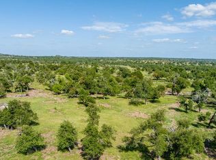 2 Loudon Rd, Fredericksburg, TX 78624