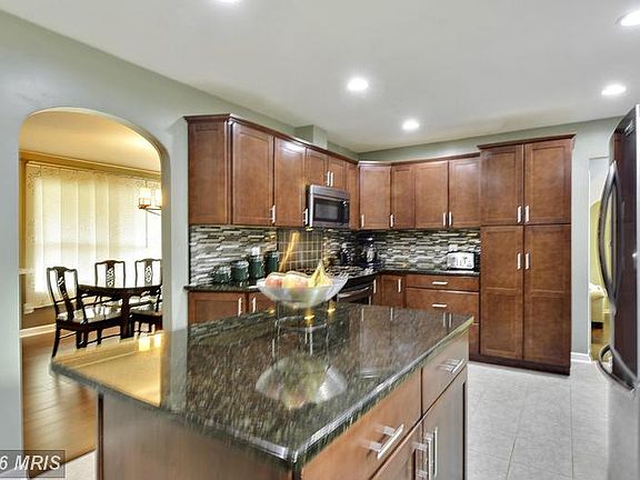 4th image of 23 Washington Dr