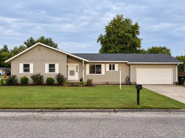 1600 S Willow Dr, Robinson, IL 62454