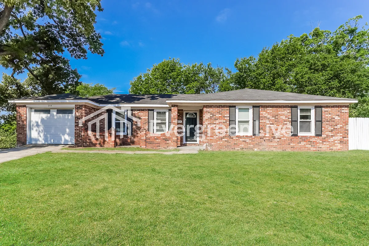 Building Photo - 255 Oak Lake Dr