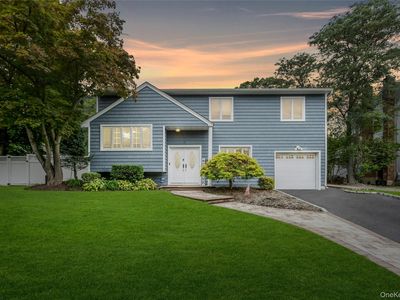 8 Lois Lane, Old Bethpage, NY, 11804