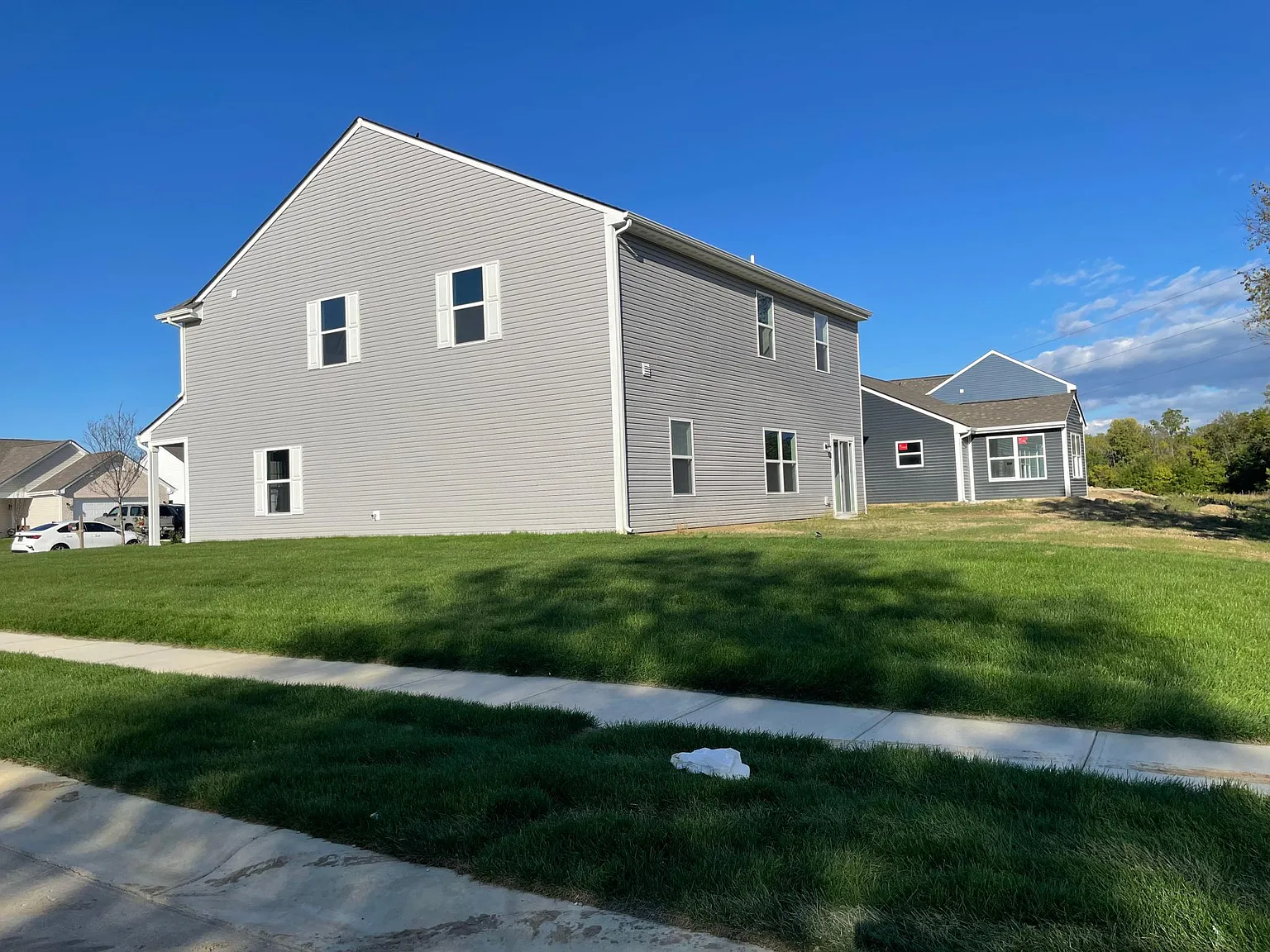 5 bed, 2.5 bath, 3030 sqft, $3,400 — Photo 4