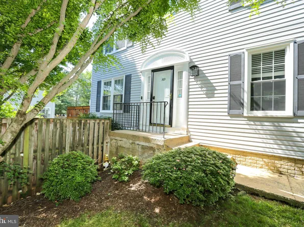 769 Cherry Tree Ln, Warrenton, VA 20186