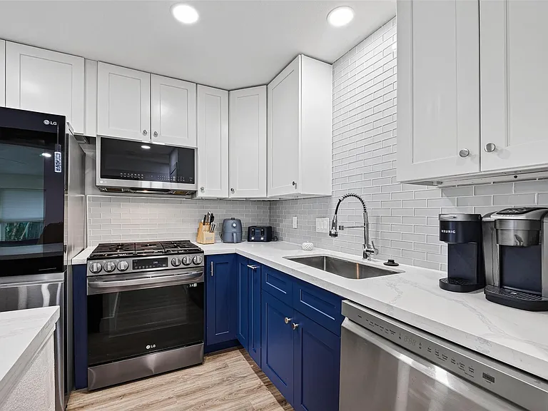 1119 Panama St — Photo 13