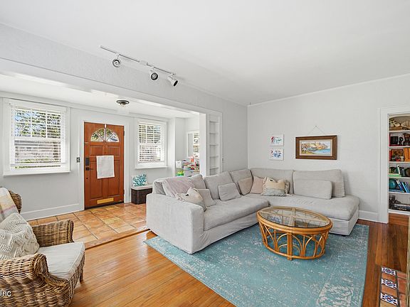 4th image of 4709 RAMONA Boulevard