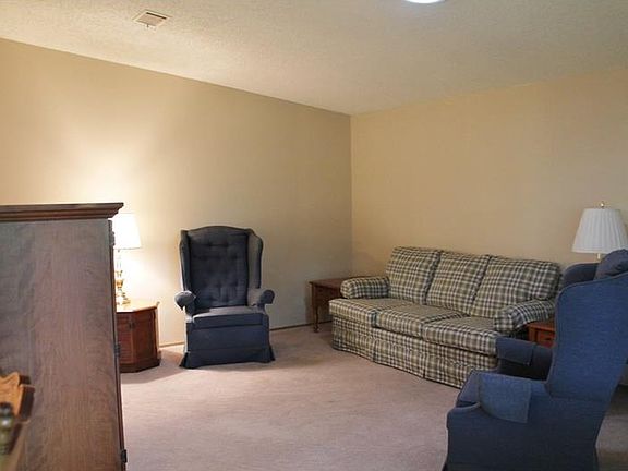 2nd image of 1622 W Schwartz Blvd