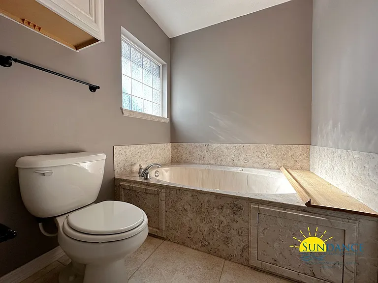 1588 Venice Ave — Photo 13