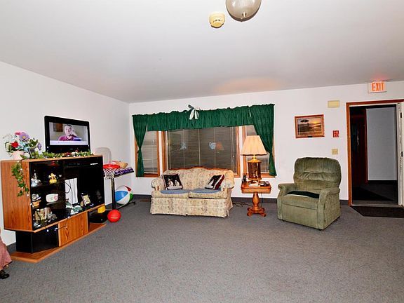 4th image of 11667 152nd Ave