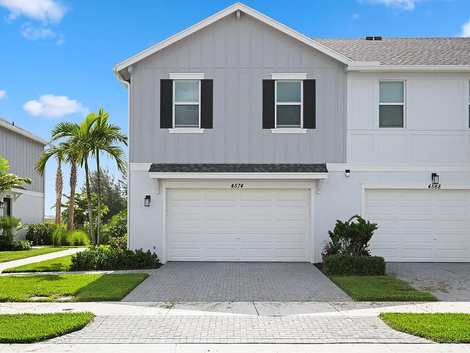 4574 Longwood