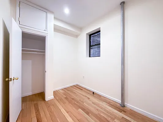 Rented by Compass | media 27