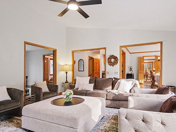 5th image of 1410 Windy Rdg SE